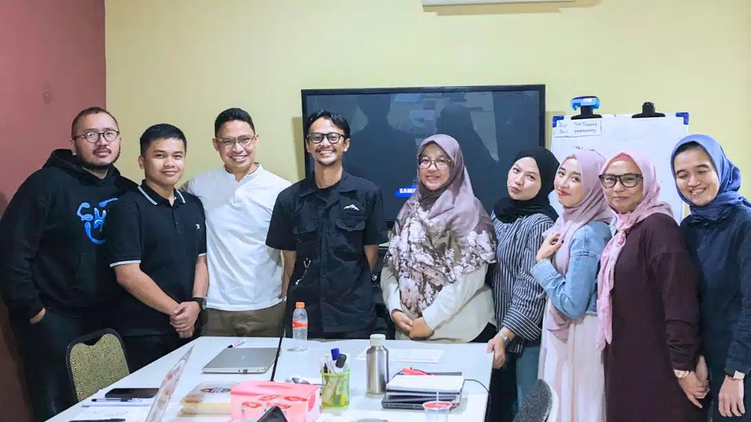 Foto bersama alumni 1